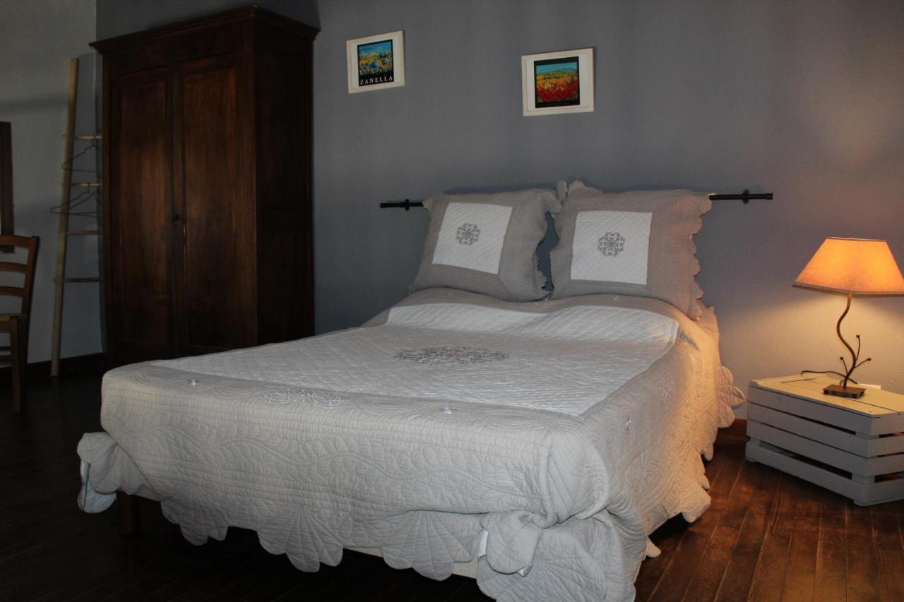 Les Logis De Paban Bed & Breakfast Crestet Exterior photo