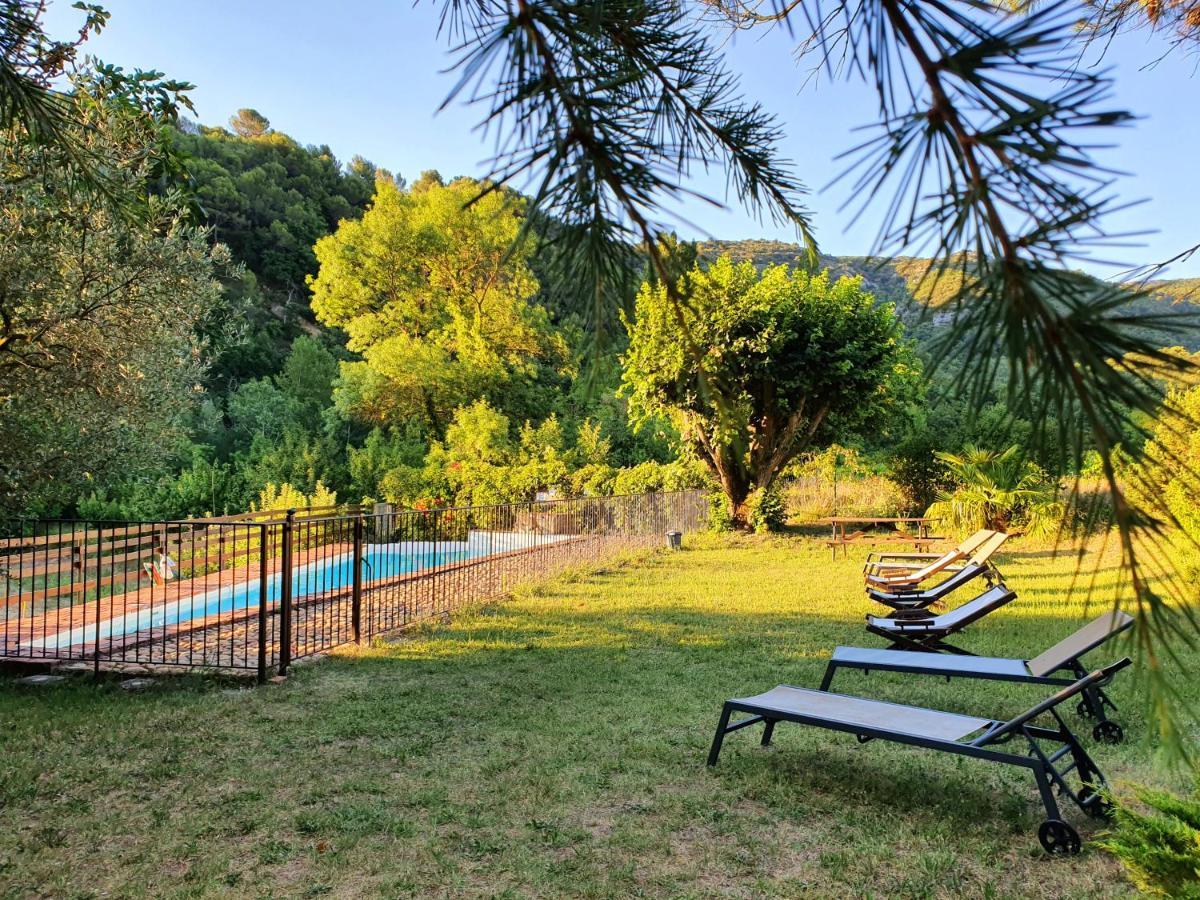 Les Logis De Paban Bed & Breakfast Crestet Exterior photo